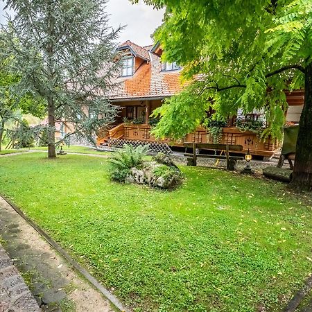 Korosec Apartments And Wellness Centre Мозирье Экстерьер фото