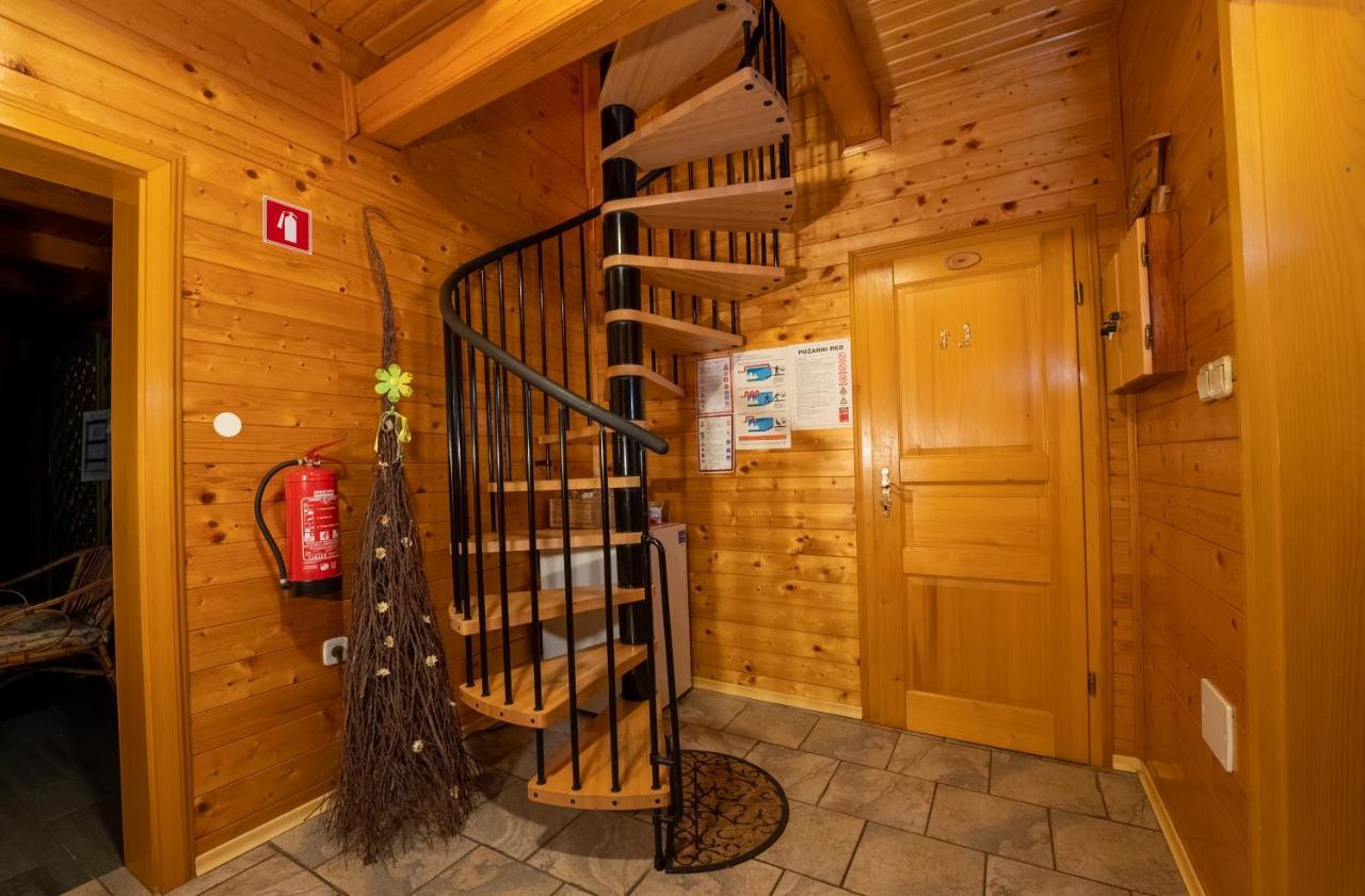 Korosec Apartments And Wellness Centre Мозирье Экстерьер фото