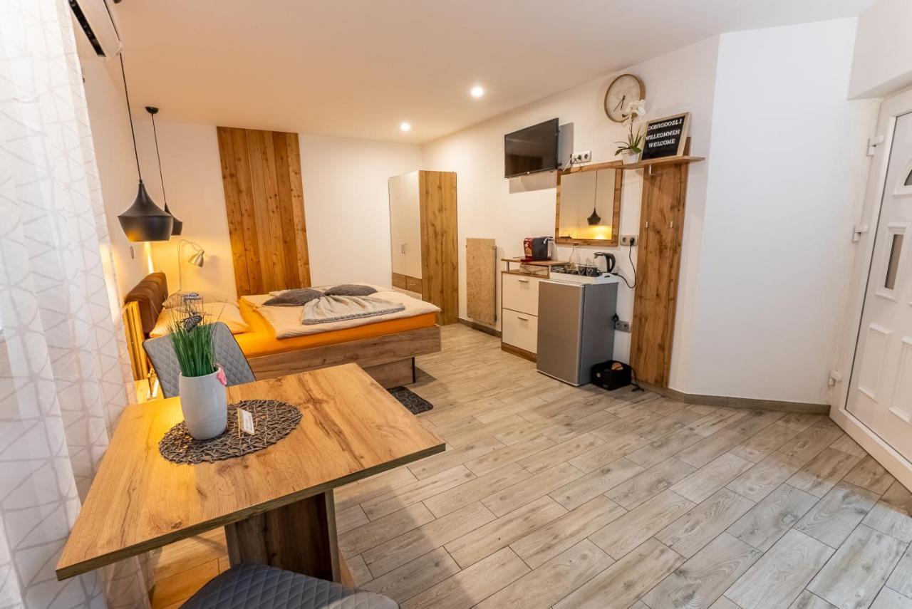 Korosec Apartments And Wellness Centre Мозирье Экстерьер фото